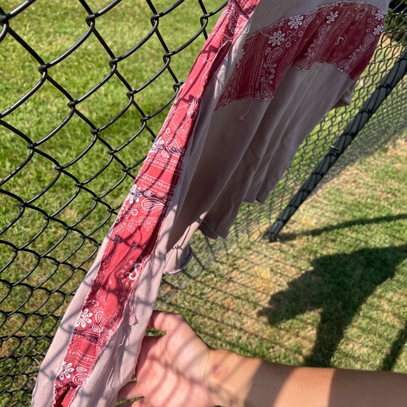 Easel top with patchwork and multiple colors in size small. - Picture 3 of 4